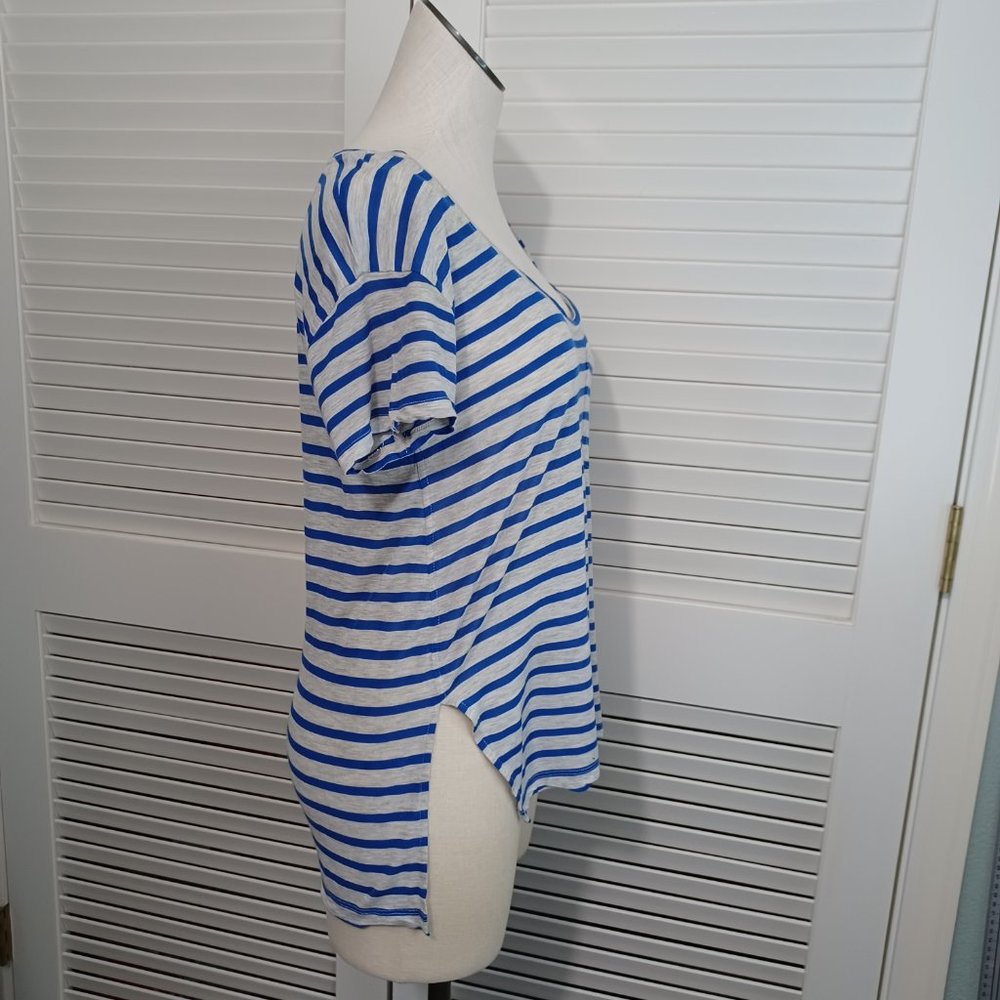 Madewell Blue Gray Striped Scoop Neck Pocket Tee Shirt - Picture 9 of 10